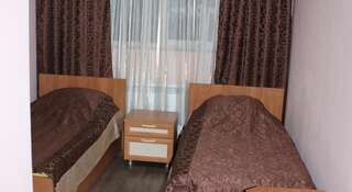 Гостиница Орион Астрахань Стандартный двухместный номер с 2 отдельными кроватями-1